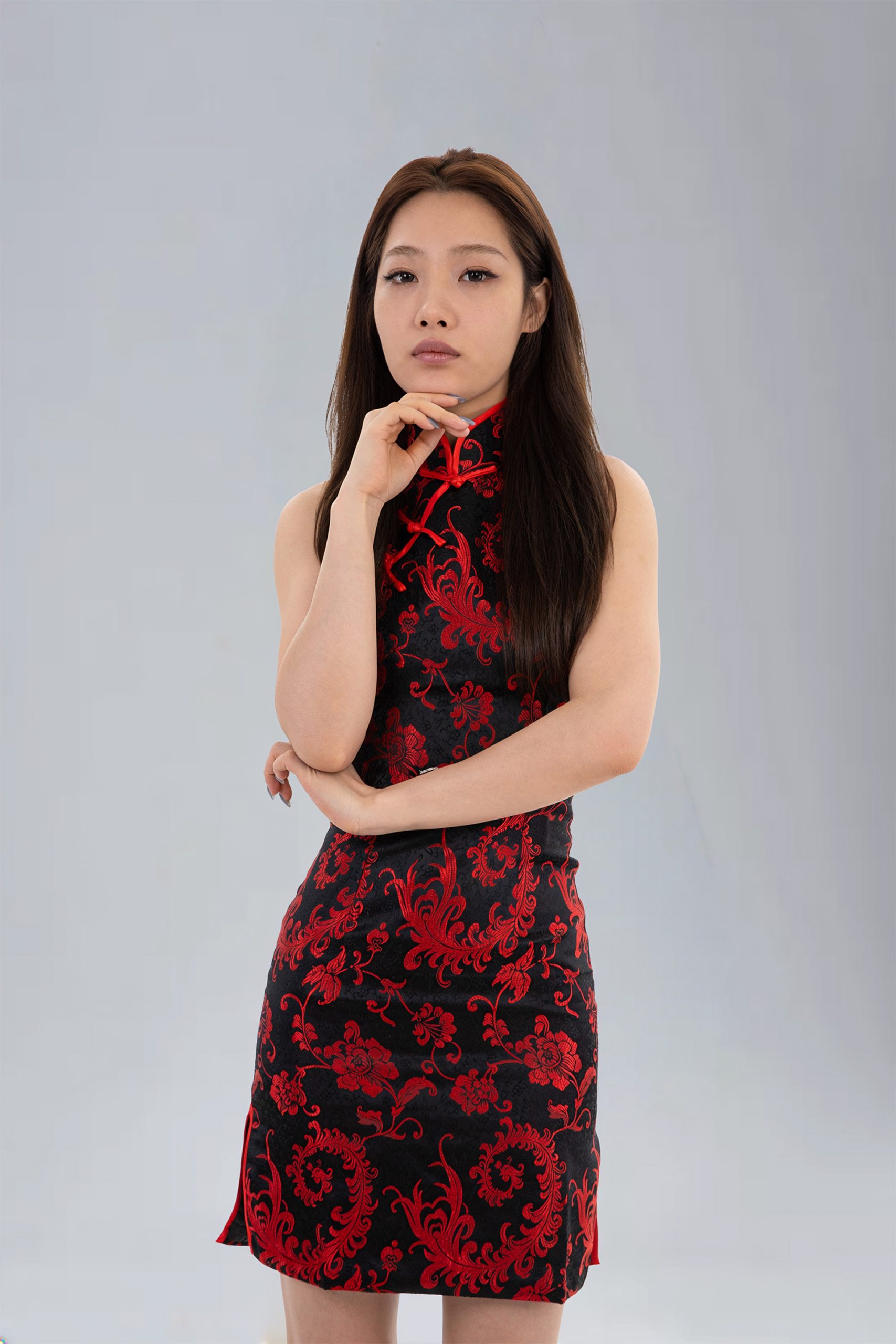 RNUV Aurora Sleeveless Silk Brocade Cheongsam - Image 2